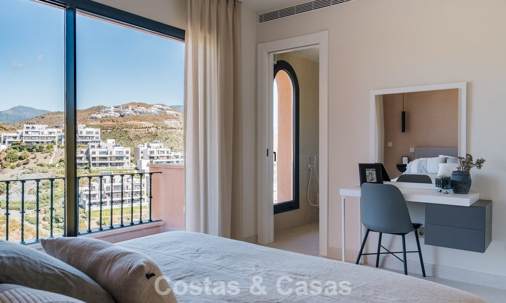 Penthouse duplex de luxe avec vue panoramique à vendre dans la vallée du golf de Nueva Andalucía, Marbella 808092