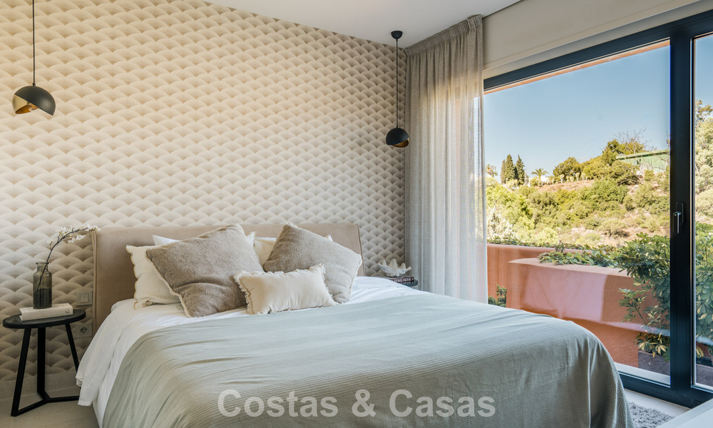 Penthouse duplex de luxe avec vue panoramique à vendre dans la vallée du golf de Nueva Andalucía, Marbella 808093