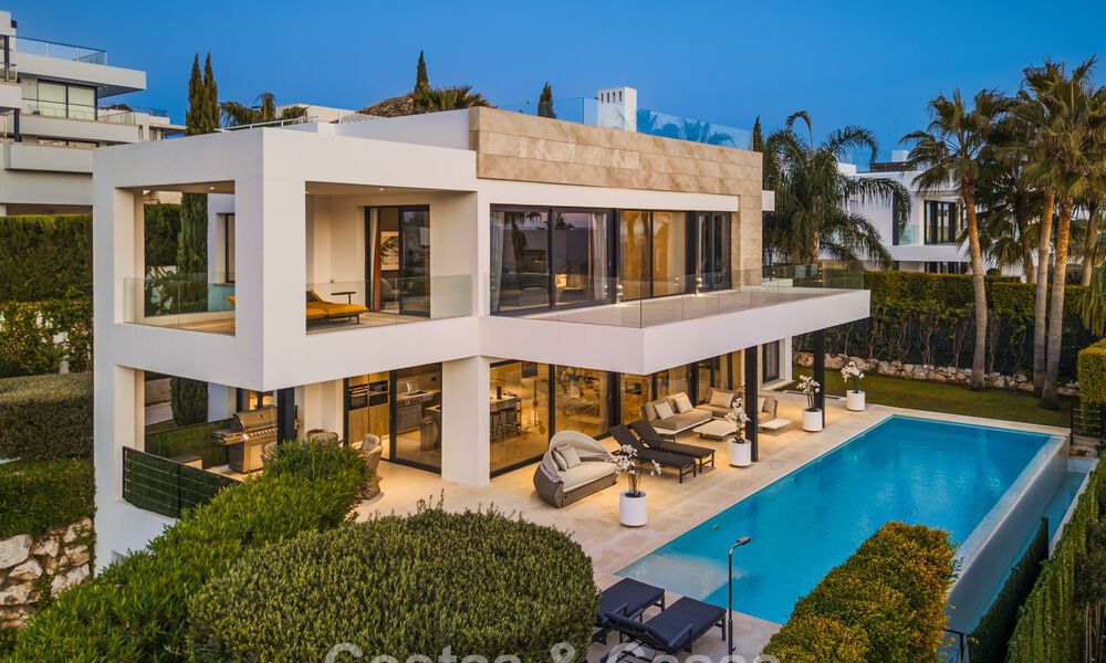 Villa contemporaine de luxe au design minimaliste à vendre à Nueva Andalucía, Marbella 808101