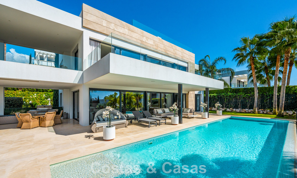 Villa contemporaine de luxe au design minimaliste à vendre à Nueva Andalucía, Marbella 808122