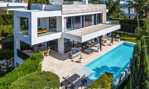 Villa contemporaine de luxe au design minimaliste à vendre à Nueva Andalucía, Marbella 808125