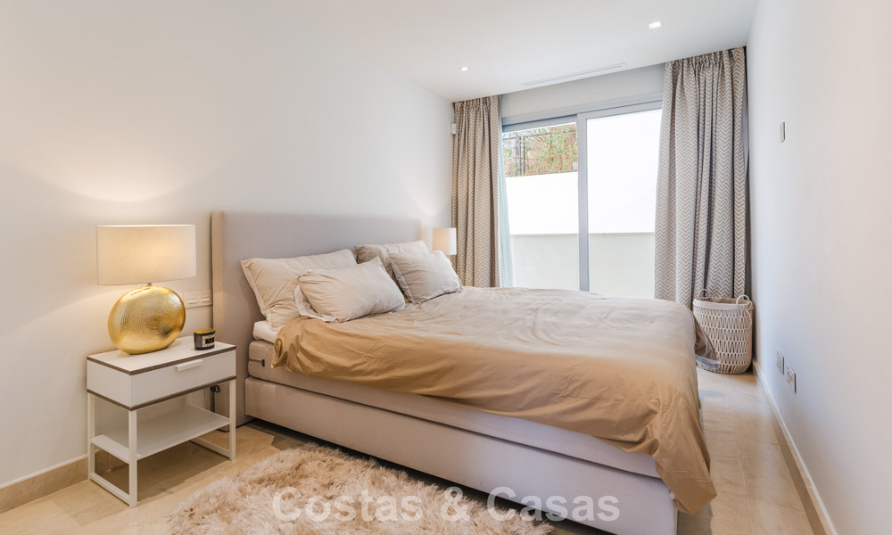 Appartement moderne à vendre avec piscine et vue sur la mer dans une résidence exclusive à Nueva Andalucía, Marbella 808150