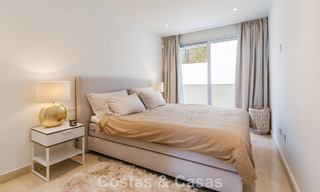 Appartement moderne à vendre avec piscine et vue sur la mer dans une résidence exclusive à Nueva Andalucía, Marbella 808150 