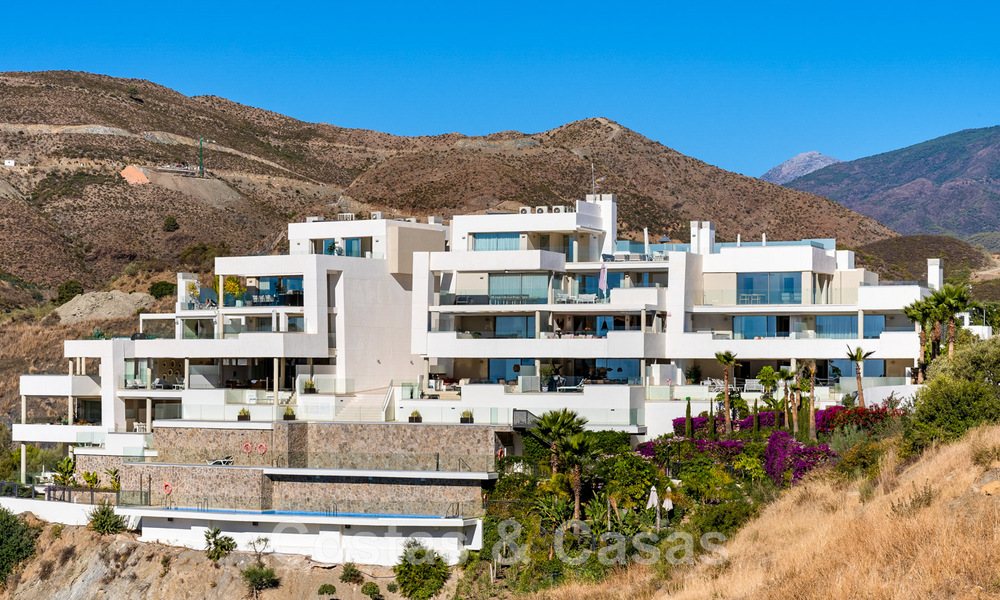Appartement moderne à vendre avec piscine et vue sur la mer dans une résidence exclusive à Nueva Andalucía, Marbella 808161