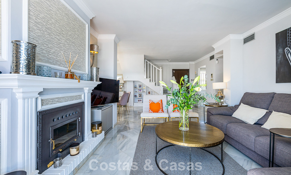 Charmante maison mitoyenne à vendre dans une résidence sécurisée à deux pas de Puerto Banús, Marbella 808519