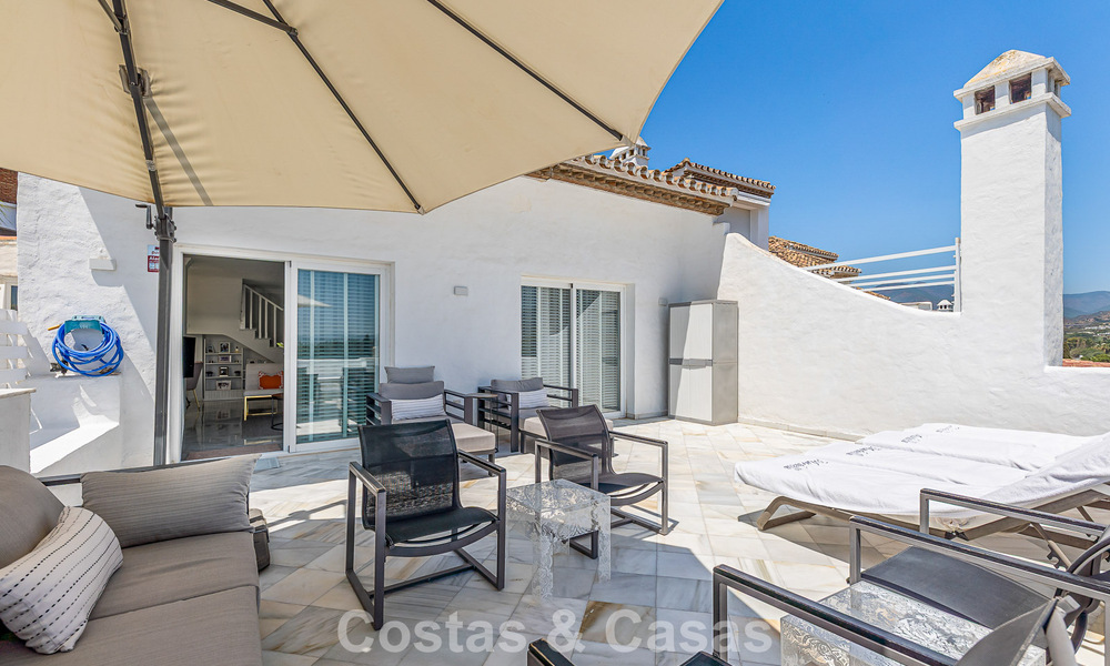 Charmante maison mitoyenne à vendre dans une résidence sécurisée à deux pas de Puerto Banús, Marbella 808521