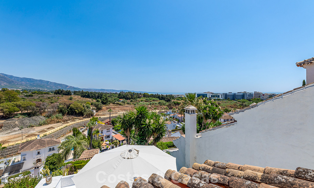 Charmante maison mitoyenne à vendre dans une résidence sécurisée à deux pas de Puerto Banús, Marbella 808527