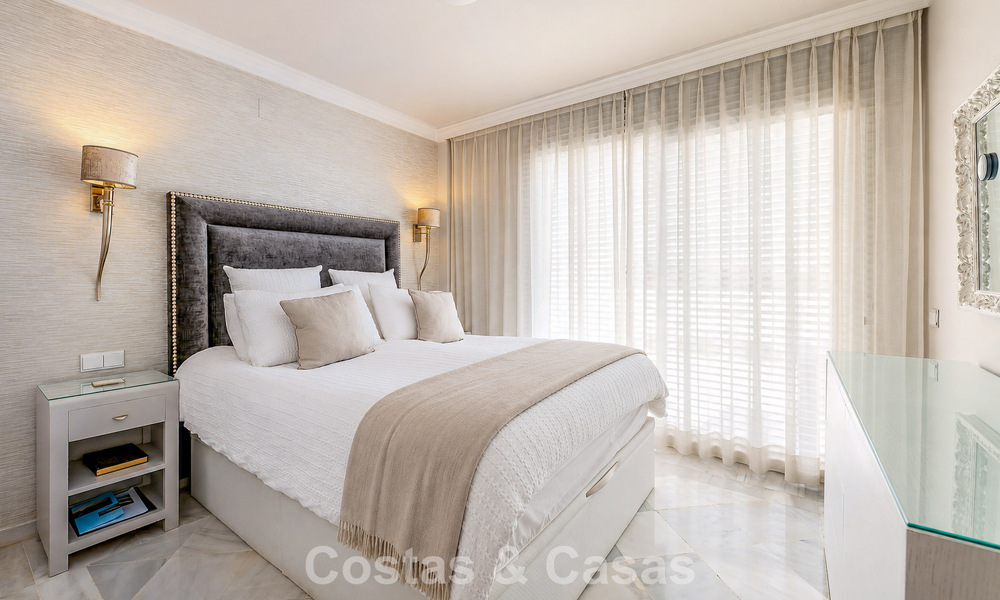 Charmante maison mitoyenne à vendre dans une résidence sécurisée à deux pas de Puerto Banús, Marbella 808539