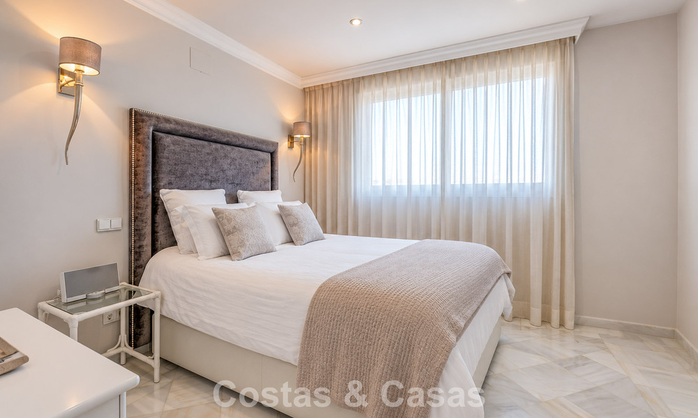 Charmante maison mitoyenne à vendre dans une résidence sécurisée à deux pas de Puerto Banús, Marbella 808540