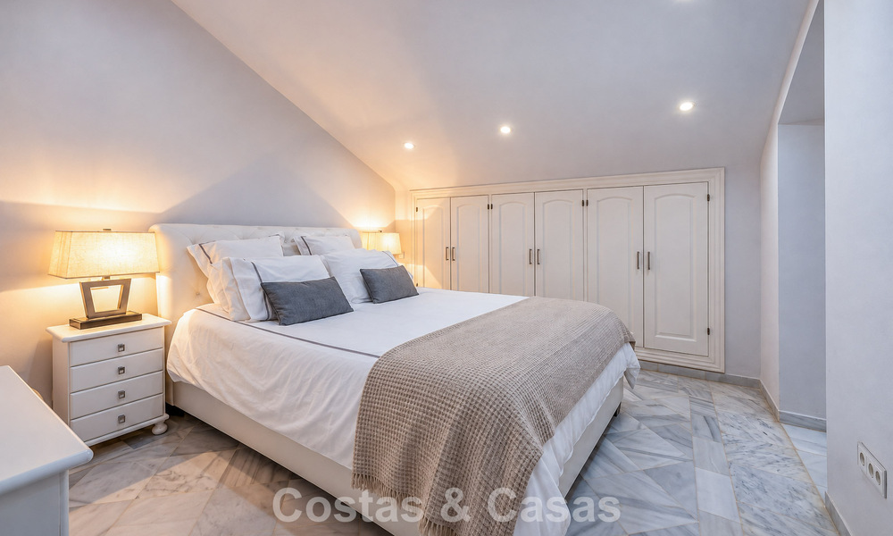 Charmante maison mitoyenne à vendre dans une résidence sécurisée à deux pas de Puerto Banús, Marbella 808541