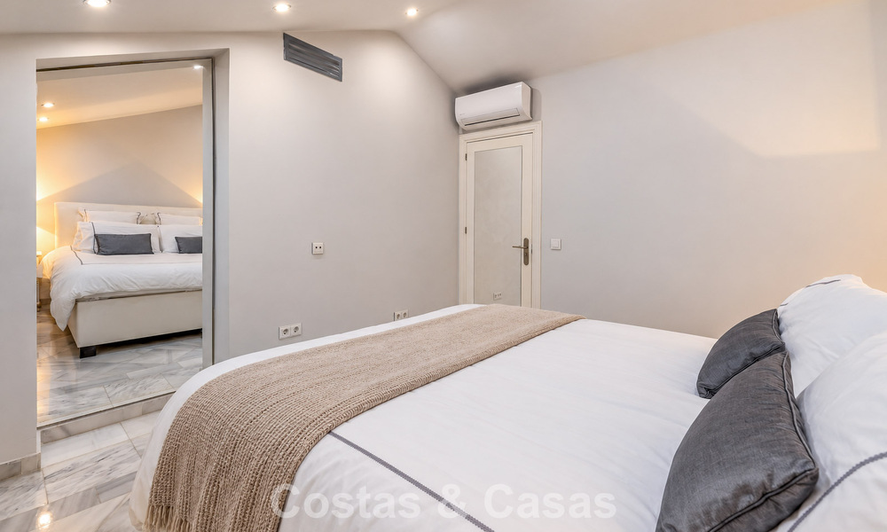 Charmante maison mitoyenne à vendre dans une résidence sécurisée à deux pas de Puerto Banús, Marbella 808542