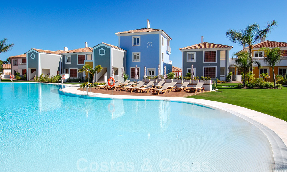 Appartements et des maison jumelées en vente dans la Nueva Milla de Oro, entre Marbella et Estepona centre 30560