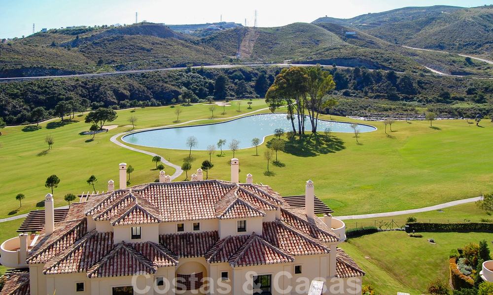 Appartements de luxe en première ligne de golf à acheter dans la région de Marbella - Benahavis 23832