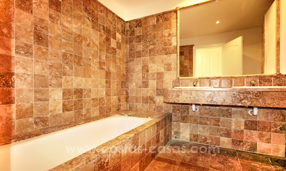 Appartements de luxe à vendre en première ligne de golf dans la zone de Marbella - Benahavis 791125