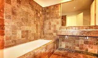 Appartements de luxe à vendre en première ligne de golf dans la zone de Marbella - Benahavis 791125 