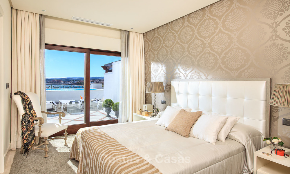 Appartements de luxe en première ligne de plage à vendre, Estepona, Costa del Sol avec vue sur mer 9725