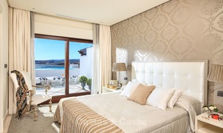 Appartements de luxe en première ligne de plage à vendre, Estepona, Costa del Sol avec vue sur mer 9725 