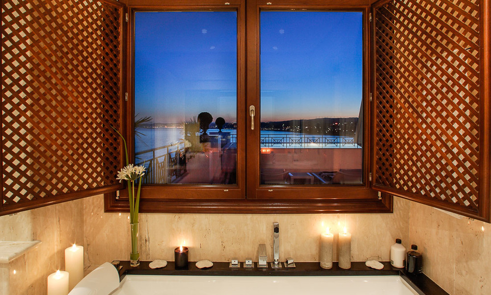 Appartements de luxe en première ligne de plage à vendre, Estepona, Costa del Sol avec vue sur mer 9730