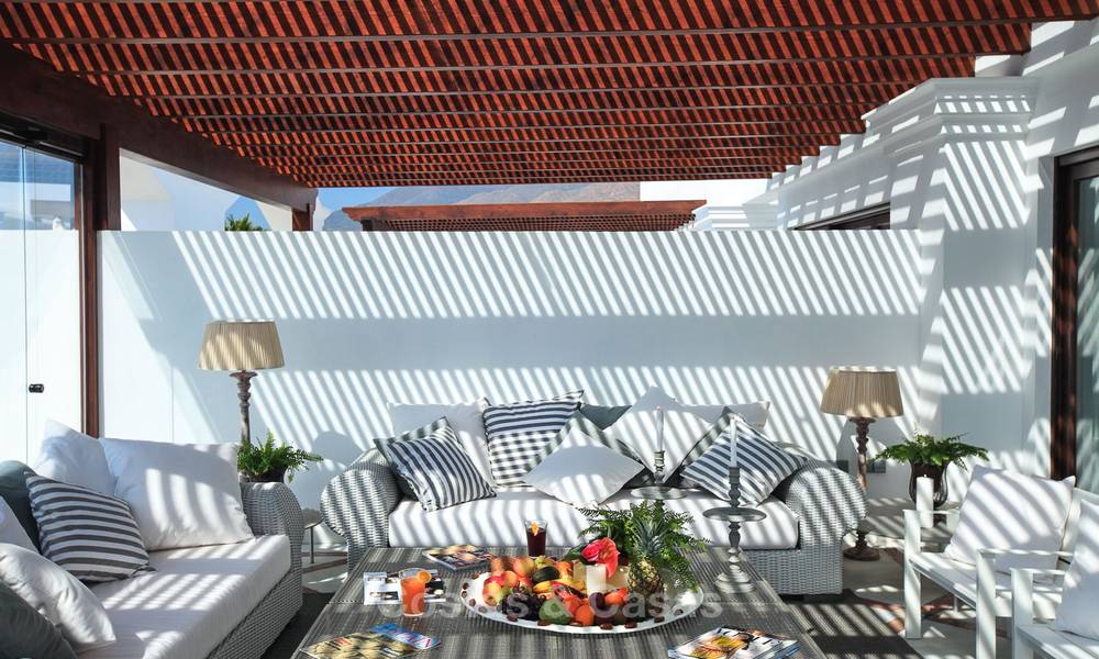 Appartements de luxe en première ligne de plage à vendre, Estepona, Costa del Sol avec vue sur mer 9732