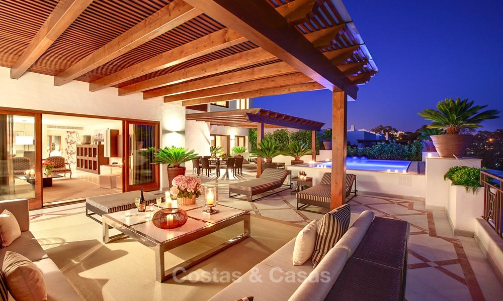 Appartements de luxe en première ligne de plage à vendre, Estepona, Costa del Sol avec vue sur mer 9716