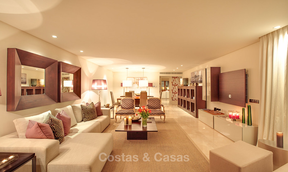 Appartements de luxe en première ligne de plage à vendre, Estepona, Costa del Sol avec vue sur mer 9717