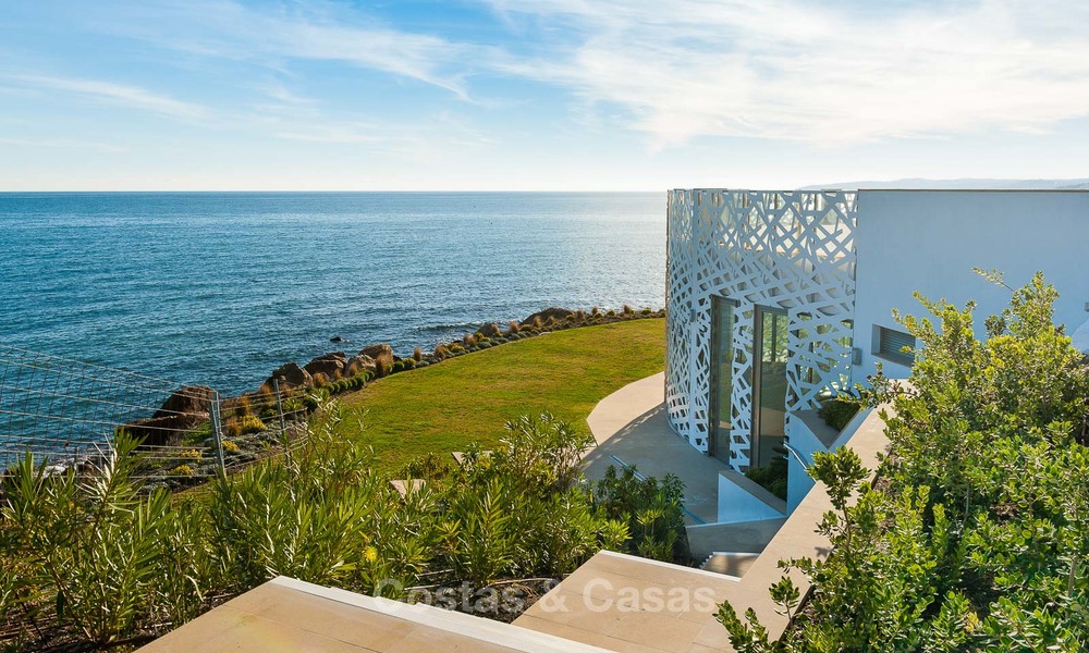 Appartements de luxe en première ligne de plage à vendre, Estepona, Costa del Sol avec vue sur mer 7958