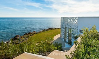 Appartements de luxe en première ligne de plage à vendre, Estepona, Costa del Sol avec vue sur mer 7958 
