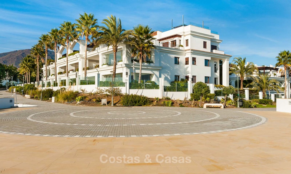 Appartements de luxe en première ligne de plage à vendre, Estepona, Costa del Sol avec vue sur mer 7960