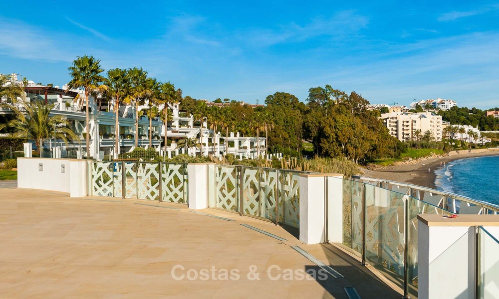 Appartements de luxe en première ligne de plage à vendre, Estepona, Costa del Sol avec vue sur mer 7963