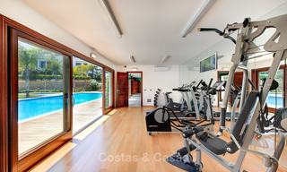 Appartement de luxe à vendre en première ligne de plage, Estepona, Costa del Sol 9743 