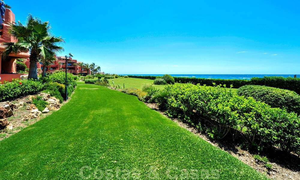 Penthouse exclusif près de la plage à vendre à Los Monteros, Marbella 37196