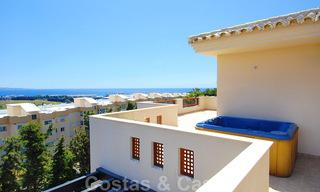 Penthouse de luxe à vendre près de Puerto Banús dans Nueva Andalucía, Marbella 30621 