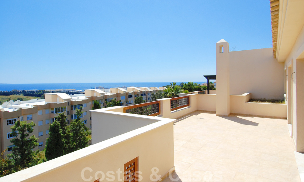 Penthouse de luxe à vendre près de Puerto Banús dans Nueva Andalucía, Marbella 30622