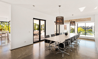 Villa exclusive de style moderne à acheter sur un parcours de golf connu dans la zone de Marbella - Benahavis - Estepona 37611 