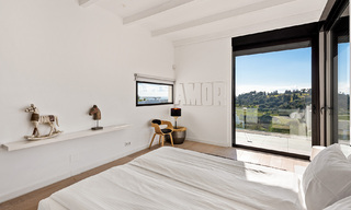 Villa exclusive de style moderne à acheter sur un parcours de golf connu dans la zone de Marbella - Benahavis - Estepona 37615 