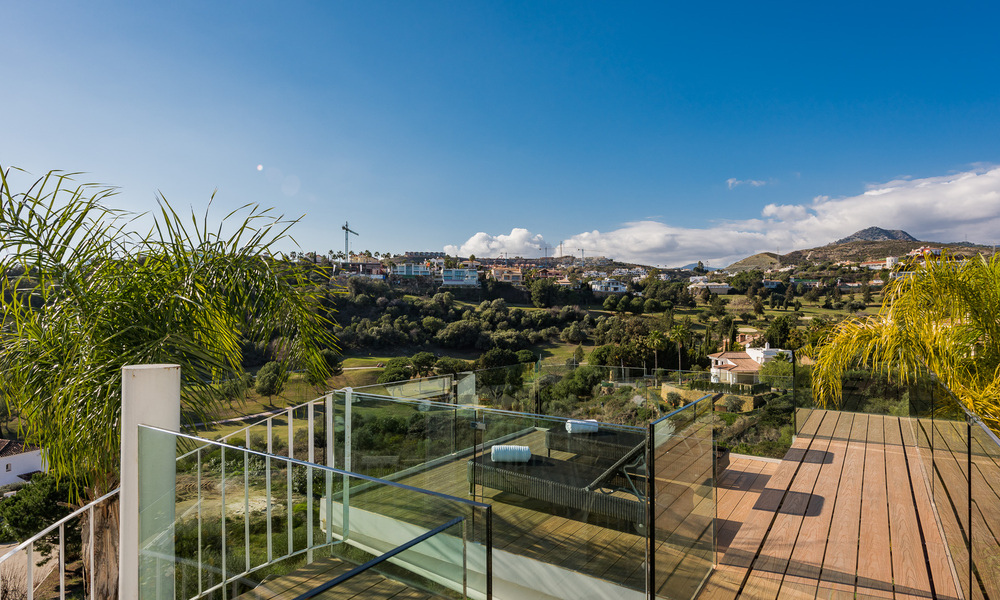 Villa exclusive de style moderne à acheter sur un parcours de golf connu dans la zone de Marbella - Benahavis - Estepona 37624