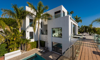Villa exclusive de style moderne à acheter sur un parcours de golf connu dans la zone de Marbella - Benahavis - Estepona 37625 
