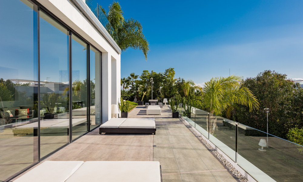 Villa exclusive de style moderne à acheter sur un parcours de golf connu dans la zone de Marbella - Benahavis - Estepona 37626