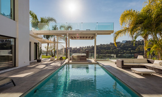 Villa exclusive de style moderne à acheter sur un parcours de golf connu dans la zone de Marbella - Benahavis - Estepona 37633 