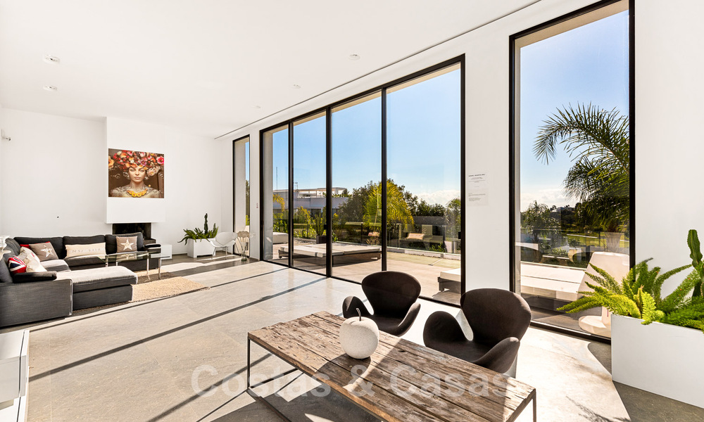 Villa exclusive de style moderne à acheter sur un parcours de golf connu dans la zone de Marbella - Benahavis 49492