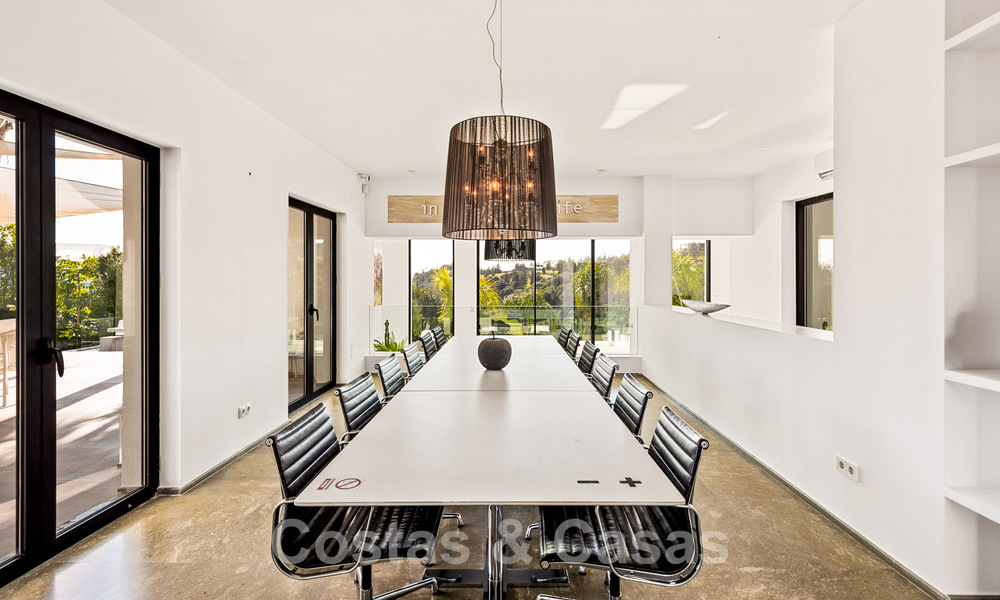 Villa exclusive de style moderne à acheter sur un parcours de golf connu dans la zone de Marbella - Benahavis 49493