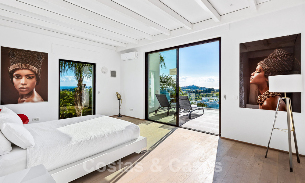 Villa exclusive de style moderne à acheter sur un parcours de golf connu dans la zone de Marbella - Benahavis 49502