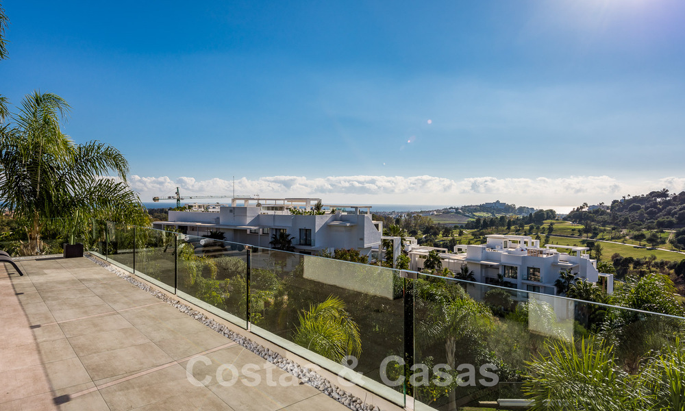 Villa exclusive de style moderne à acheter sur un parcours de golf connu dans la zone de Marbella - Benahavis 49507