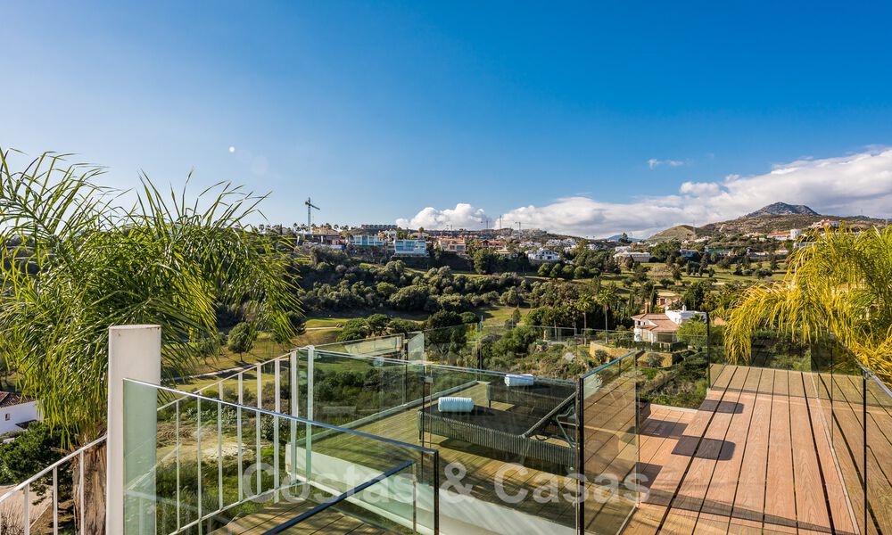 Villa exclusive de style moderne à acheter sur un parcours de golf connu dans la zone de Marbella - Benahavis 49509