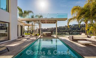 Villa exclusive de style moderne à acheter sur un parcours de golf connu dans la zone de Marbella - Benahavis 49518 