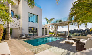 Villa exclusive de style moderne à acheter sur un parcours de golf connu dans la zone de Marbella - Benahavis 49519 