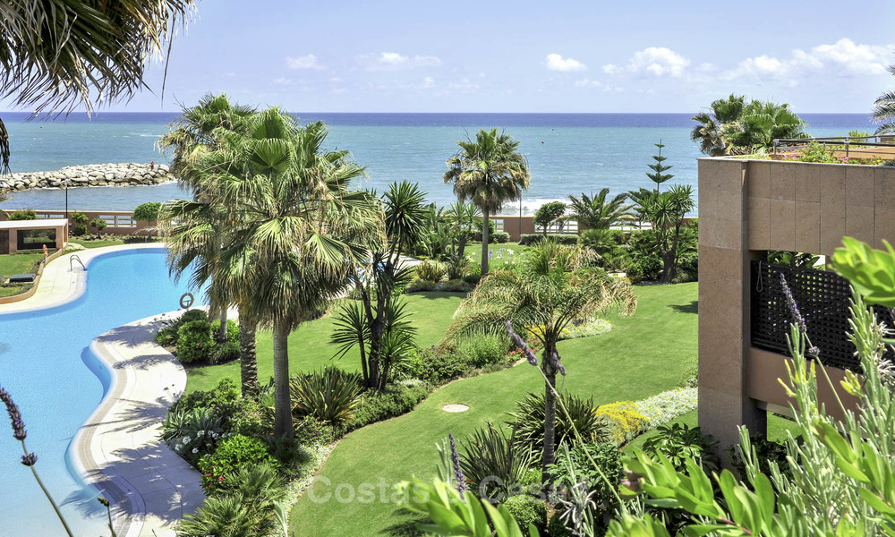 Appartements de luxe en première ligne de mer à vendre à Malibu, Puerto Banus, Marbella 23153