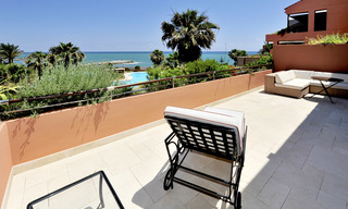 Appartements de luxe en première ligne de mer à vendre à Malibu, Puerto Banus, Marbella 23197 