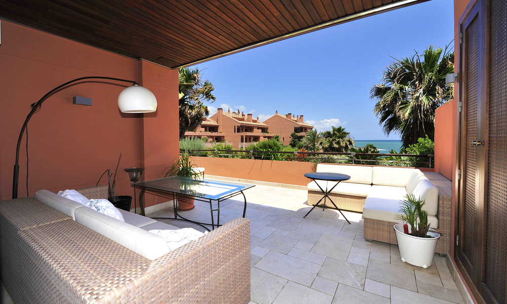 Appartements de luxe en première ligne de mer à vendre à Malibu, Puerto Banus, Marbella 23198
