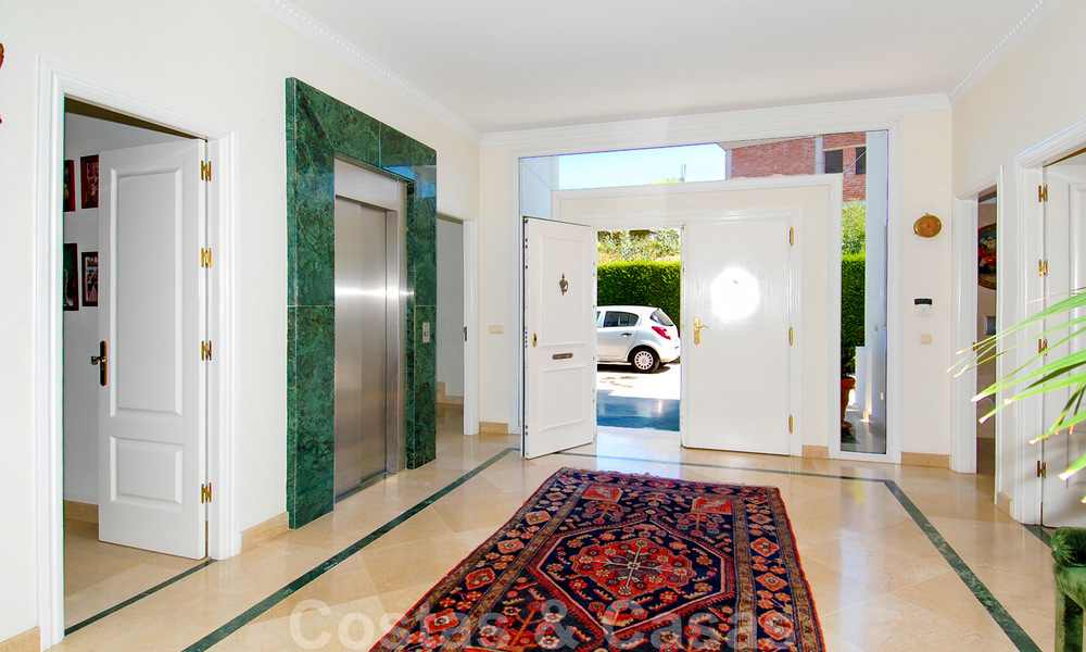 Villa de luxe de style colonial à acheter à l' Est de Marbella 22553